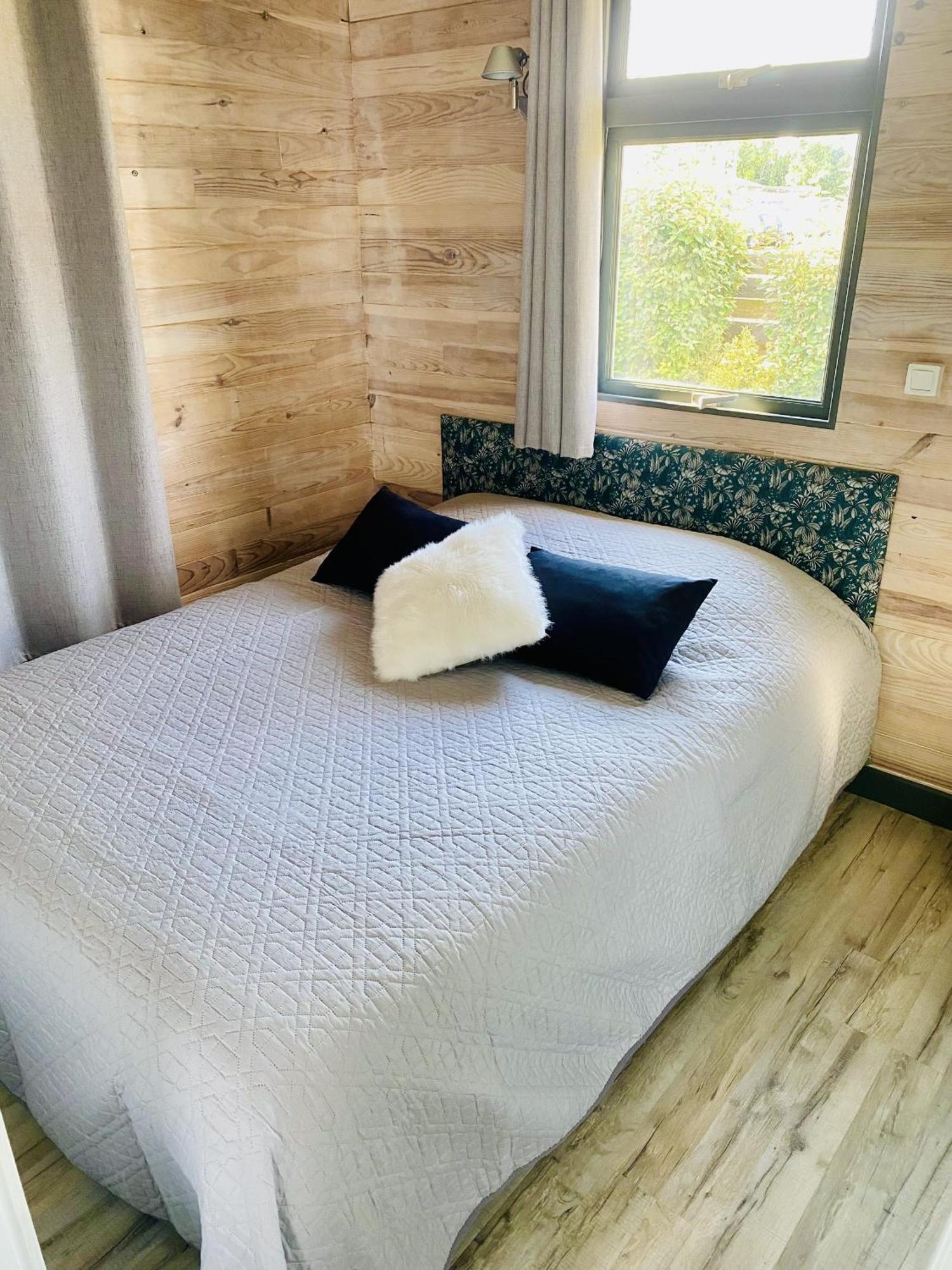 Chalet Atypique Au Calme Avec Emplacement Ideal Soubise エクステリア 写真
