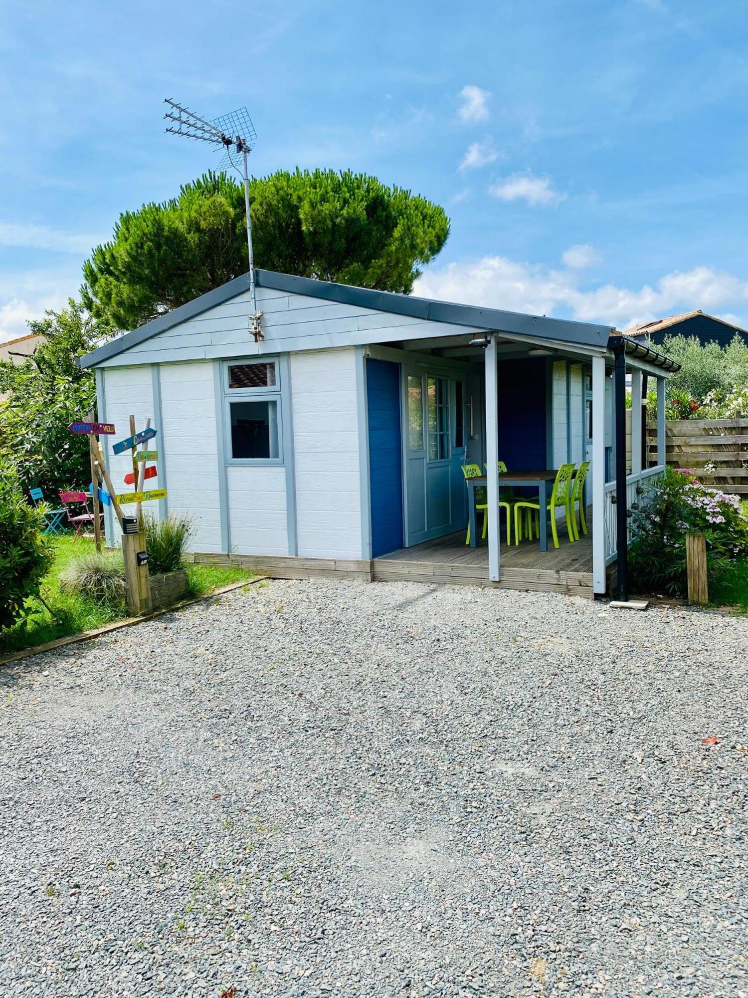 Chalet Atypique Au Calme Avec Emplacement Ideal Soubise エクステリア 写真